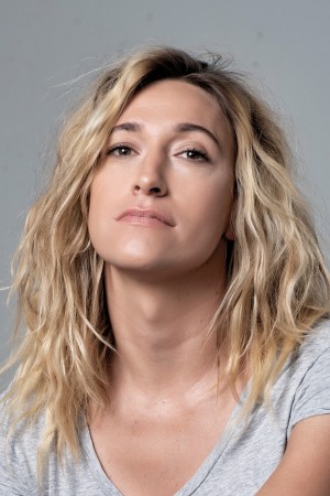 Abril Zamora tüm dizileri dizigom'da